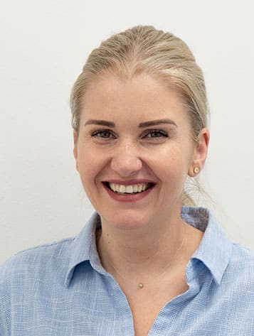 Porträt von Dr. med. dent. Alecsandra Moldovan, Zahnärztin in Payerbach